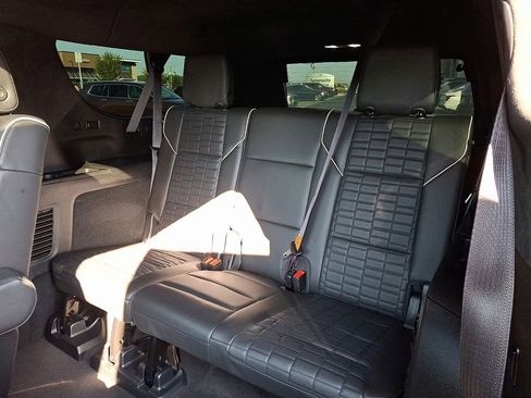 Used 2022 Cadillac Escalade ESV Sport Platinum image 11