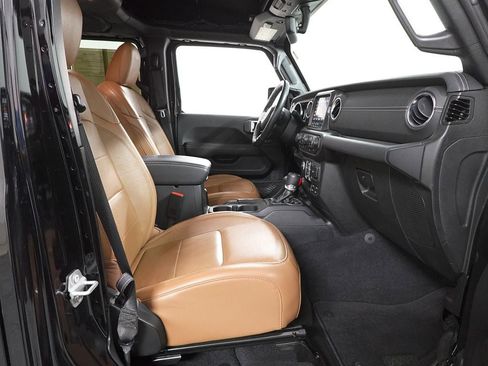 Used 2023 Jeep Wrangler Unlimited Sahara w/ Cold Weather Group image 19