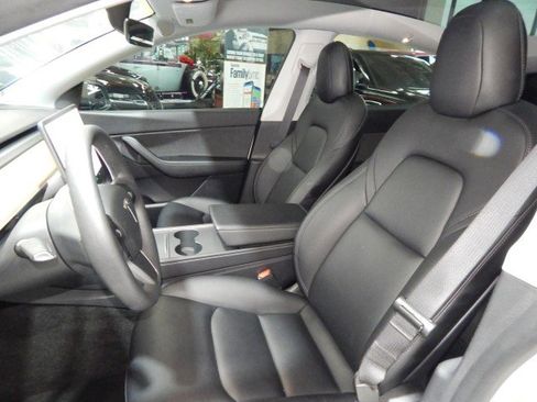 Used 2021 Tesla Model Y Performance image 17