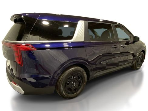 New 2026 Kia Carnival FWD image 4