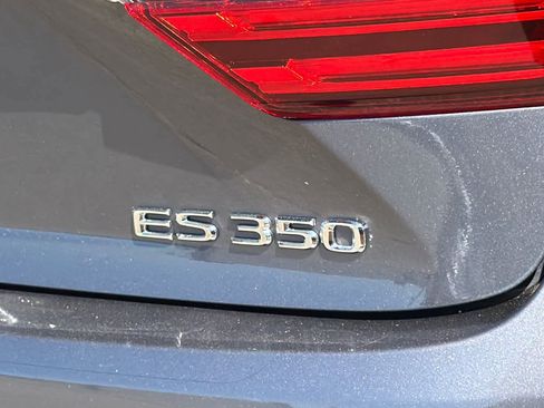 Used 2018 Lexus ES 350 w/ Luxury Package w/Wood Trim FWD image 32