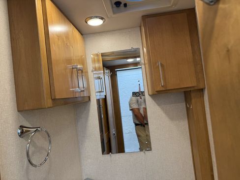 Used 2018 Mercedes-Benz Sprinter 3500 image 59