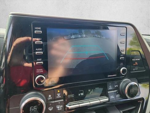 Used 2022 Toyota Highlander L image 19