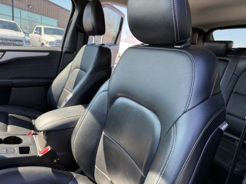 Used 2024 Ford Escape Platinum AWD/4WD image 28