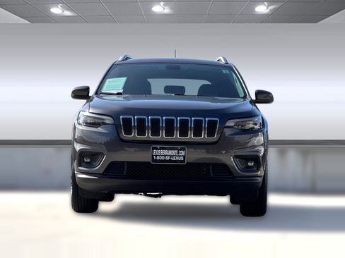 Used 2019 Jeep Cherokee Latitude Plus AWD/4WD image 5