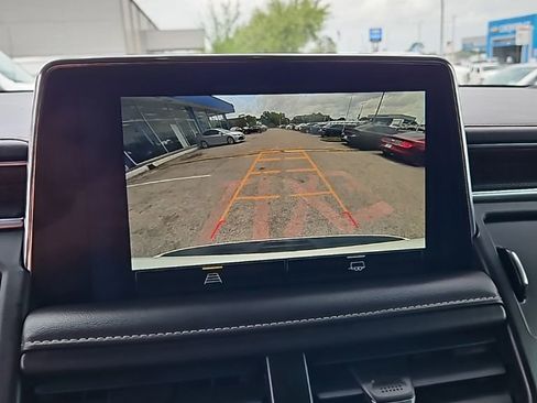 Used 2022 Chevrolet Suburban Premier image 22