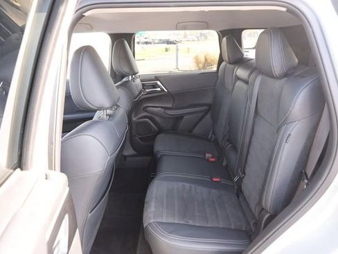 Used 2024 Mitsubishi Outlander SE FWD image 10