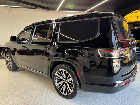Used 2022 Jeep Grand Wagoneer Series III AWD/4WD image 9