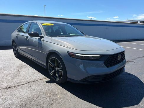 Used 2023 Honda Accord Sport image 7