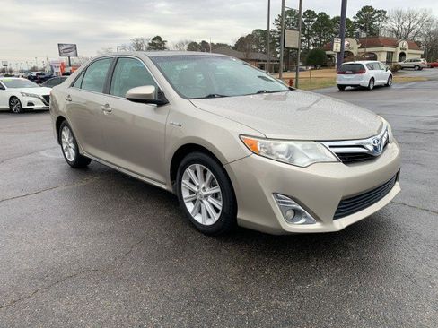 Used 2013 Toyota Camry LE image 5