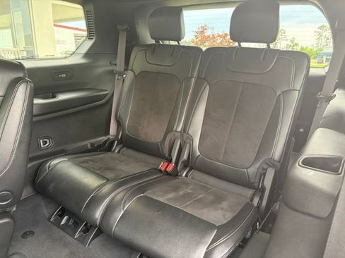 Used 2023 Jeep Grand Cherokee L Laredo AWD/4WD image 21