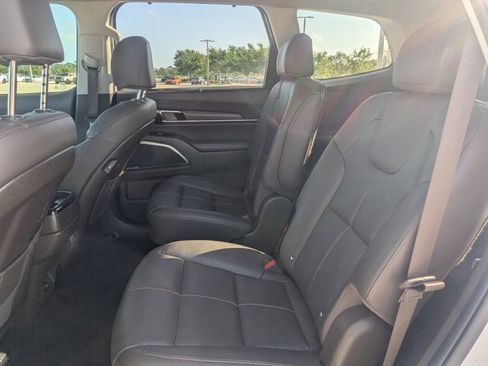 Used 2022 Kia Telluride SX w/ Towing Package image 16