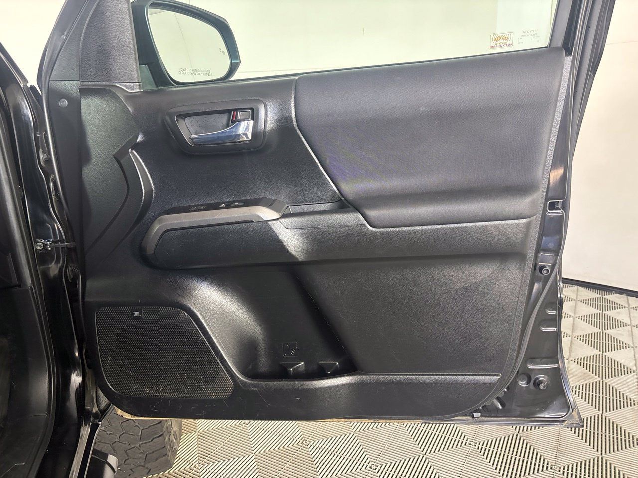 Used 2021 Toyota Tacoma TRD Off-Road w/ TRD Premium Off Road Package AWD/4WD image 30