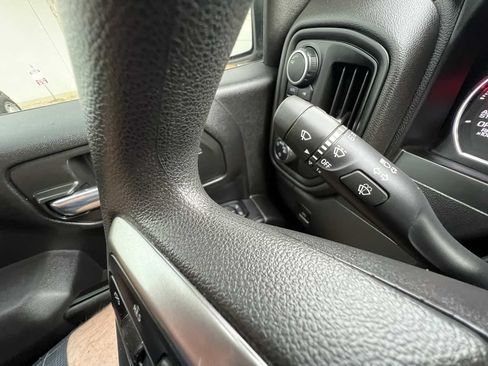 Used 2022 Chevrolet Silverado 1500 Custom w/ Safety Confidence Package AWD/4WD image 29