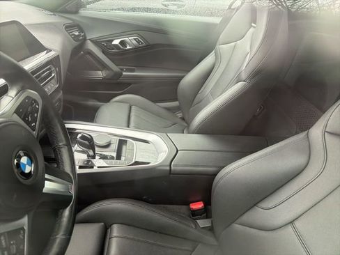 Used 2025 BMW Z4 sDrive30i image 9