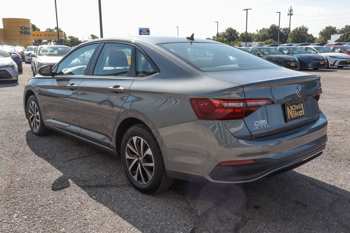 Used 2024 Volkswagen Jetta S FWD image 4