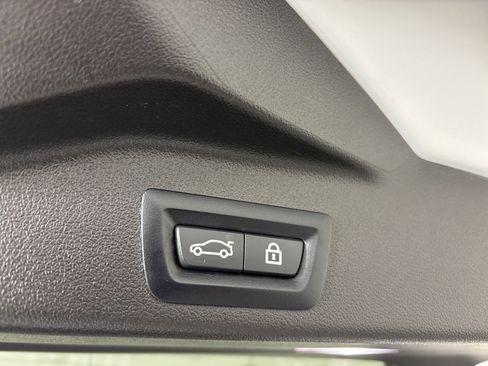 Used 2022 BMW X5 xDrive45e w/ M Sport Package image 42