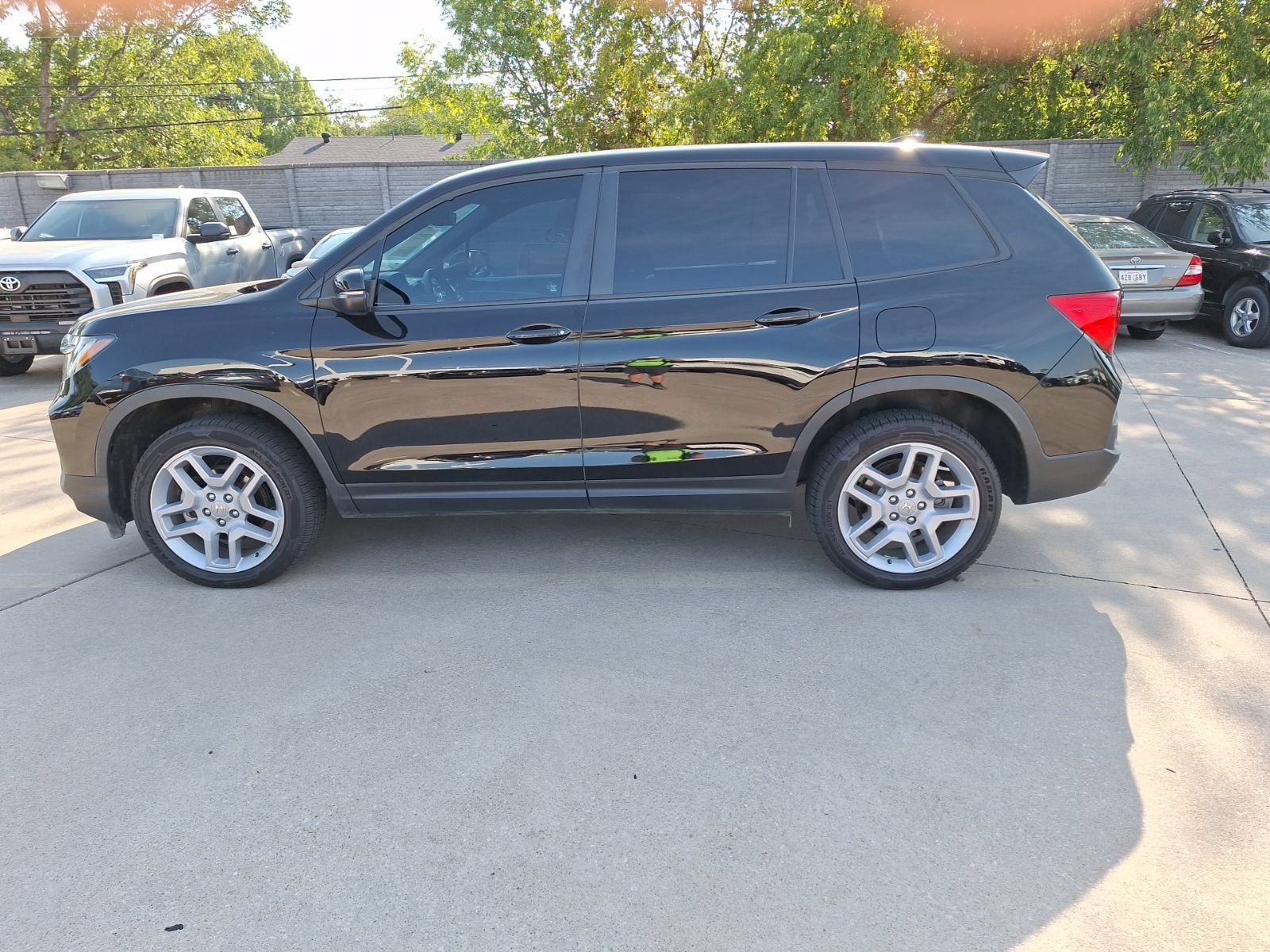 Used 2024 Honda Passport EX-L image 3
