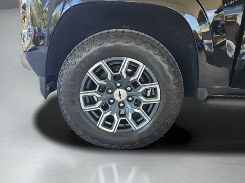Used 2024 Chevrolet Colorado Z71 AWD/4WD image 30