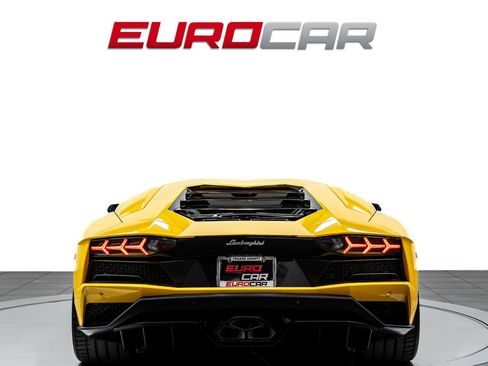 Used 2018 Lamborghini Aventador S image 4