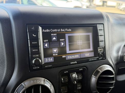 Used 2018 Jeep Wrangler Unlimited Sport S image 34