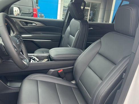 New 2026 Chevrolet Traverse LT w/ Midnight/Sport Edition AWD/4WD image 12