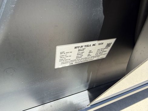 Used 2024 Tesla Cybertruck AWD Crew Cab image 52