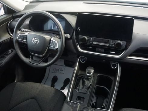Certified 2025 Toyota Grand Highlander FWD image 28