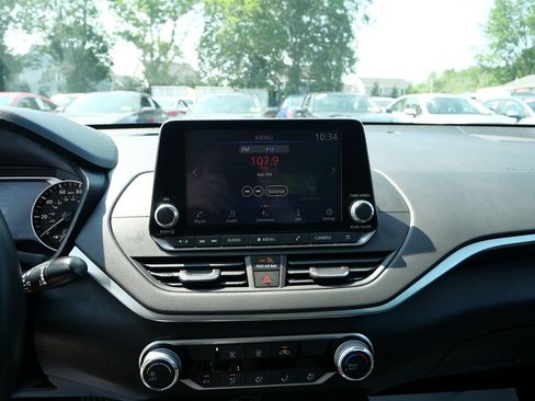 Used 2019 Nissan Altima 2.5 S FWD image 14