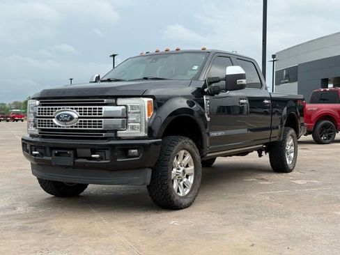 Used 2017 Ford F250 Platinum w/ Platinum Ultimate Package AWD/4WD image 4