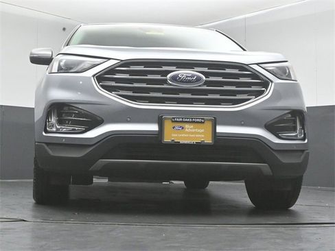 Certified 2022 Ford Edge Titanium w/ Class II Trailer Tow Package image 38