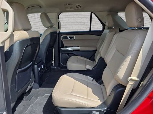 Used 2020 Ford Explorer XLT w/ Equipment Group 202A RWD image 16