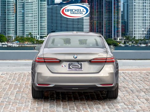 Used 2024 BMW 530i image 6