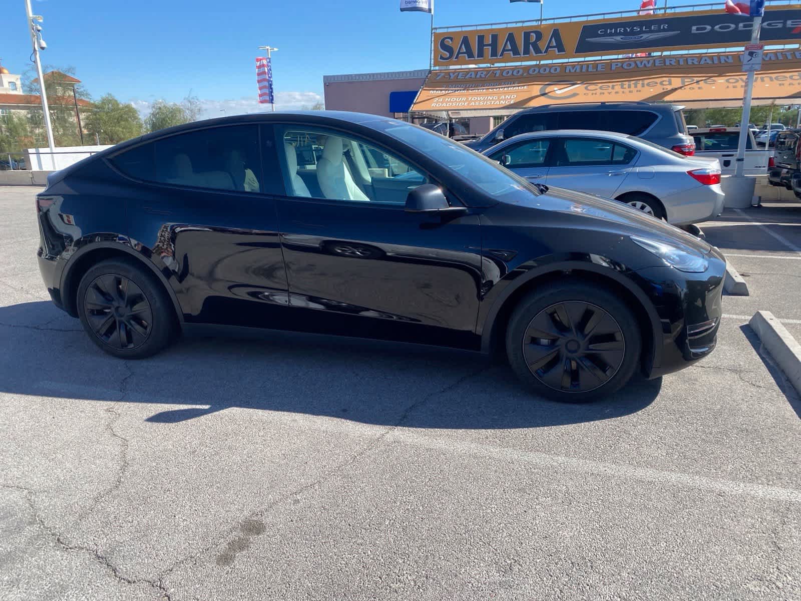 Used 2025 Tesla Model Y Long Range AWD/4WD image 4