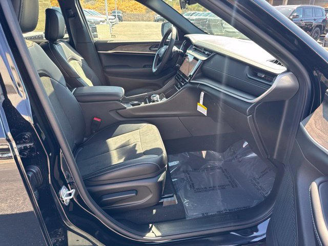 New 2026 Jeep Grand Cherokee Altitude AWD/4WD image 23