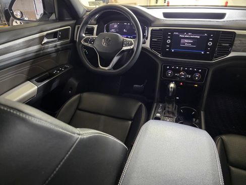 Used 2023 Volkswagen Atlas Cross Sport SE w/ Panoramic Sunroof Package AWD/4WD image 15