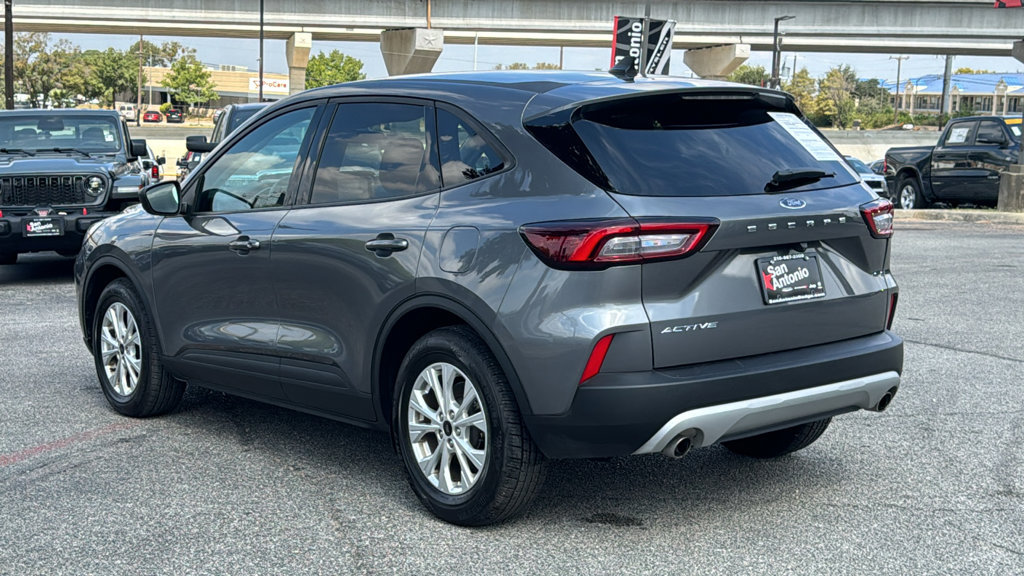 Used 2025 Ford Escape Active FWD image 5