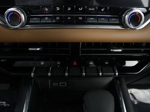 New 2026 GMC Canyon AT4 w/ Off-Road Front Bumper Package image 6