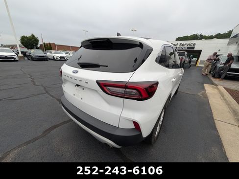Used 2023 Ford Escape Active FWD image 8