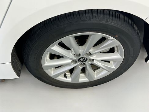 Used 2024 Toyota Corolla LE FWD image 28