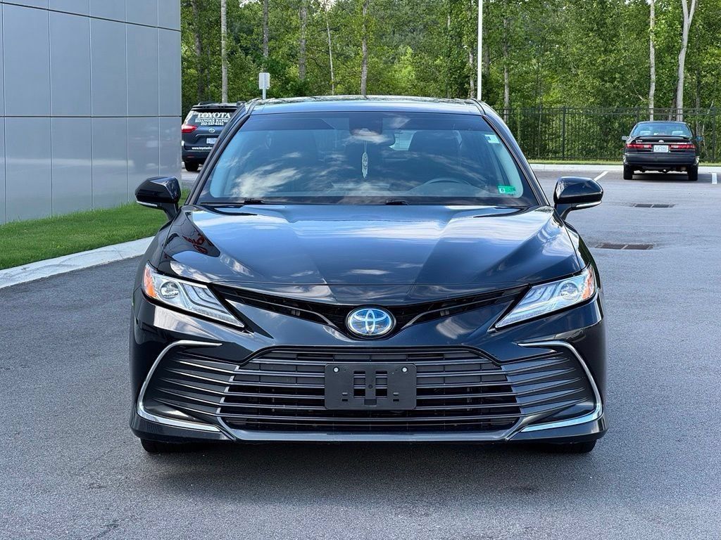 Used 2023 Toyota Camry XLE w/ Cold Weather Package FWD image 6