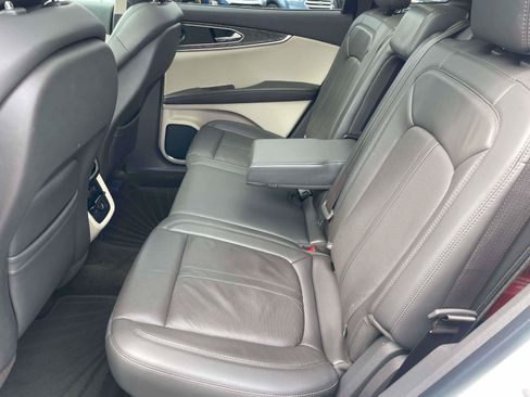 Used 2019 Lincoln Nautilus Reserve w/ Driver Assistance Package AWD/4WD image 6
