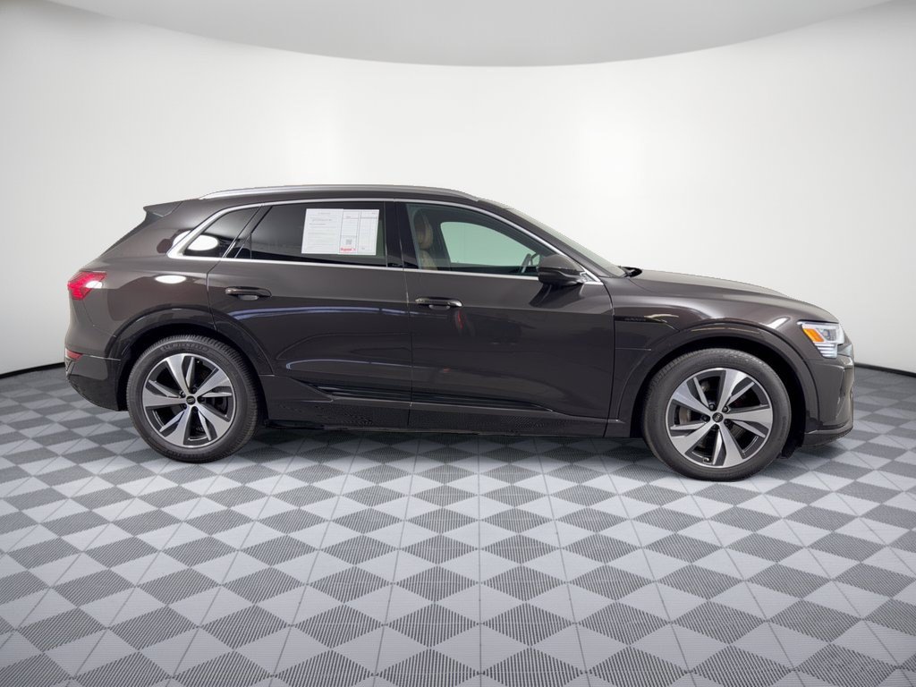 Used 2024 Audi Q8 e-tron Premium AWD/4WD image 8