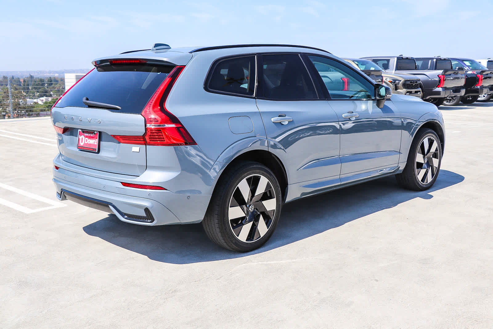 Used 2023 Volvo XC60 T8 Plus w/ Climate Package AWD/4WD image 6