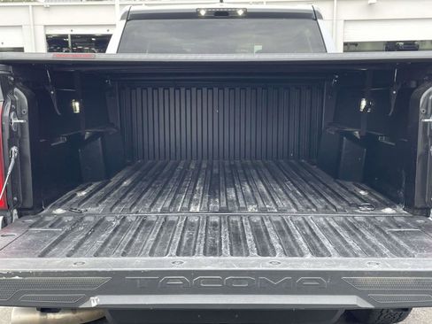 Used 2025 Toyota Tacoma TRD Off-Road AWD/4WD image 12
