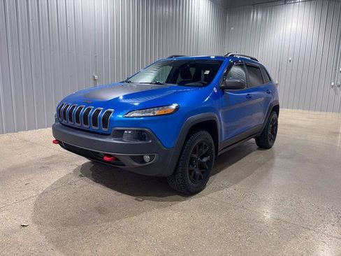 Used 2017 Jeep Cherokee Trailhawk image 1