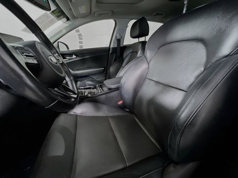 Used 2018 Kia Stinger Premium image 15