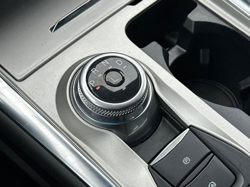 Used 2023 Ford Explorer Limited image 22