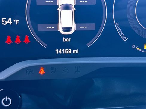 Used 2023 Porsche Taycan 4S image 25