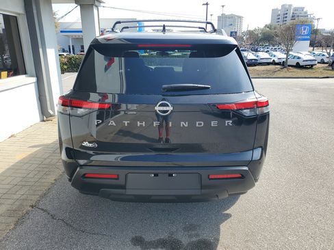 New 2026 Nissan Pathfinder SV image 4